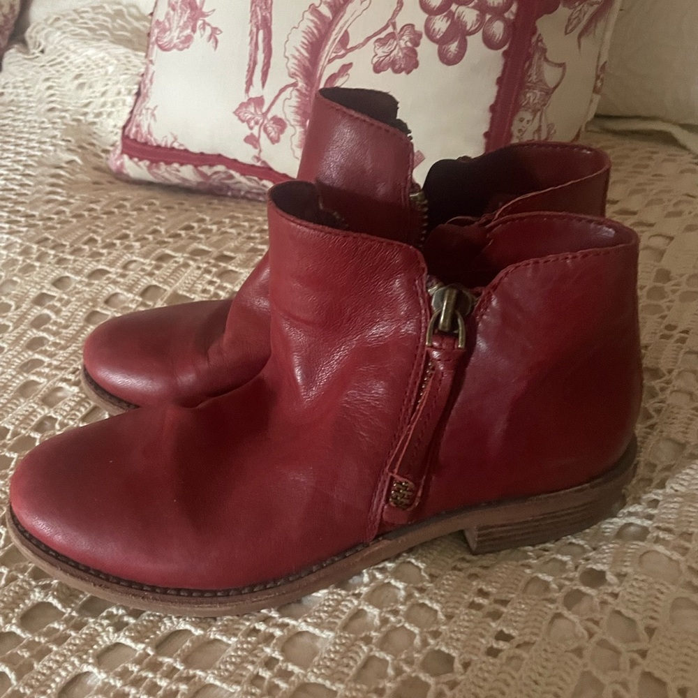 Gianni Bini Red Leather Booties